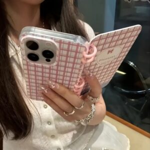 Pink Checkered Heart Notebook Design Anti-Drop Protective Soft Case, Suitable for Iphone 17/16/15/14/13/12/11 Series, Ins Fresh Energetic Girly Heart College Style Pink Checkered Heart Niche Coil Book Phone Case